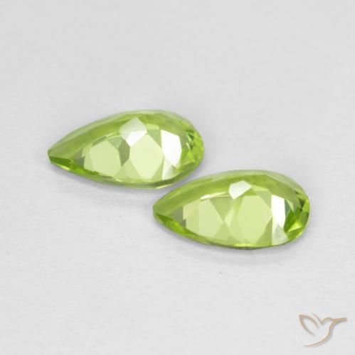 Gemme di Peridoto Verde chiaro e vivace naturale da 0.77 ct, Forma a pera, VVS-VS