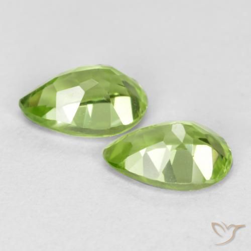 Gemme di Peridoto Verde chiaro e vivace naturale da 0.87 ct, Forma a pera, VVS-VS