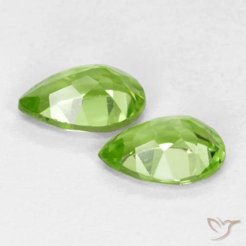 Gemme di Peridoto Verde chiaro e vivace naturale da 0.87 ct, Forma a pera, VVS-VS