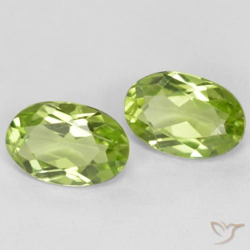 Gemme di Peridoto Verde chiaro e vivace naturale da 0.97 ct, Ovale, VS