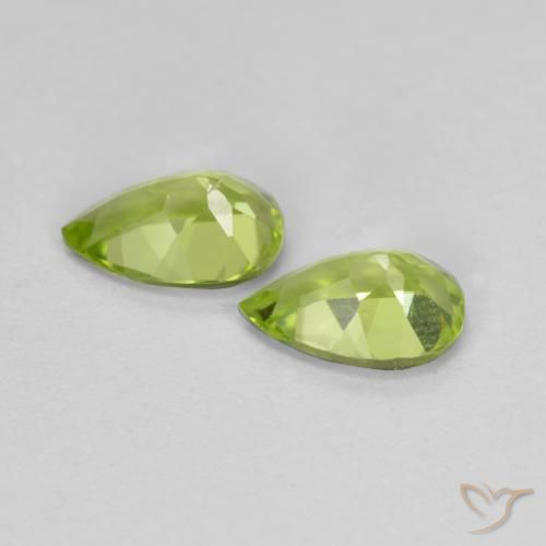 Gemme di Peridoto Verde acceso naturale da 0.84 ct, Forma a pera, VVS-VS