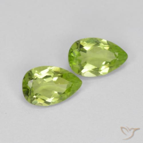 Gemme di Peridoto Verde medio naturale da 0.89 ct, Forma a pera, VS