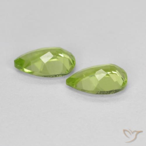 Gemme di Peridoto Verde medio naturale da 0.89 ct, Forma a pera, VS