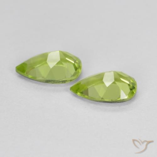 Gemme di Peridoto Verde medio naturale da 0.92 ct, Forma a pera, VS