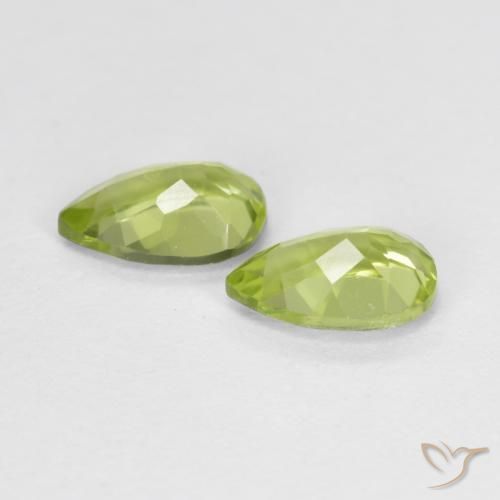 Gemme di Peridoto Verde acceso naturale da 0.92 ct, Forma a pera, VS