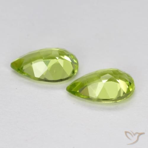 Gemme di Peridoto Verde medio naturale da 0.80 ct, Forma a pera, VVS-VS