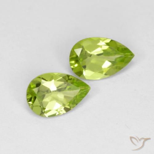 Gemme di Peridoto Verde medio naturale da 0.82 ct, Forma a pera, VS