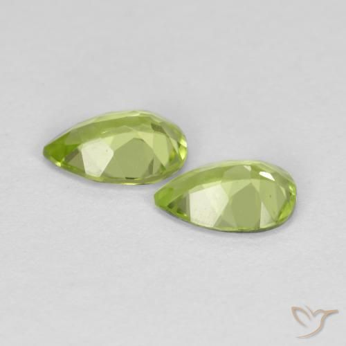 Gemme di Peridoto Verde acceso naturale da 0.82 ct, Forma a pera, VVS-VS