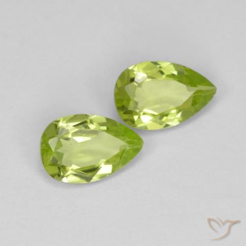 Gemme di Peridoto Verde acceso naturale da 0.88 ct, Forma a pera, VS