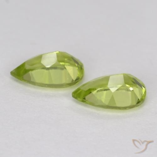Gemme di Peridoto Verde acceso naturale da 0.92 ct, Forma a pera, VVS-VS