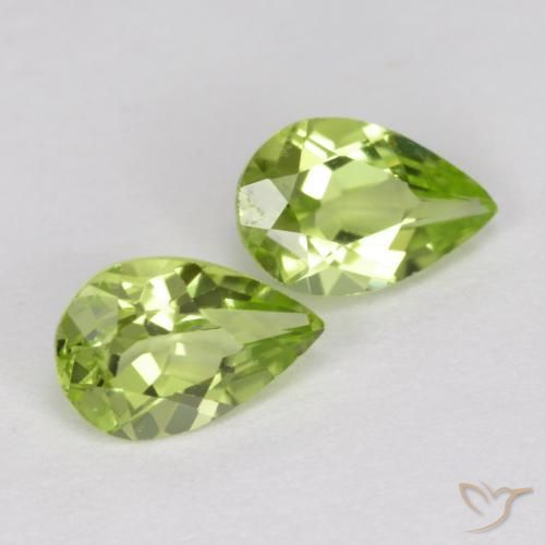 Gemme di Peridoto Verde chiaro e vivace naturale da 0.86 ct, Forma a pera, VVS-VS