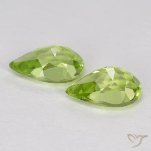 Gemme di Peridoto Verde chiaro e vivace naturale da 0.86 ct, Forma a pera, VVS-VS