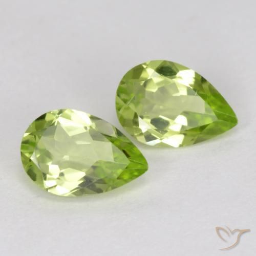 Gemme di Peridoto Verde chiaro e vivace naturale da 0.82 ct, Forma a pera, VVS-VS