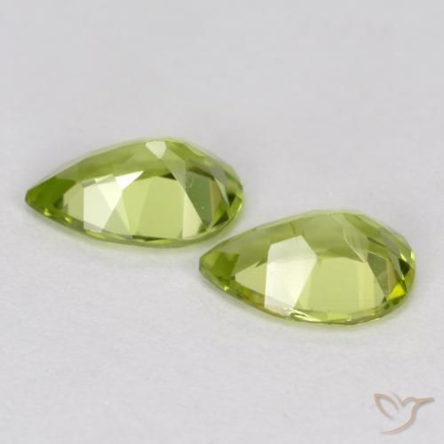 Gemme di Peridoto Verde medio naturale da 0.76 ct, Forma a pera, VVS-VS