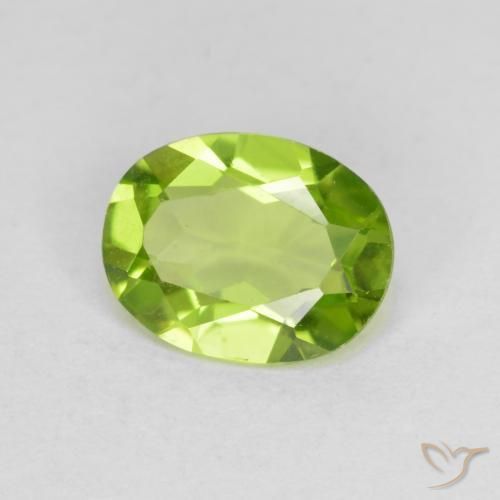 Peridoto Verde medio naturale da 1.59 ct, Ovale, VS
