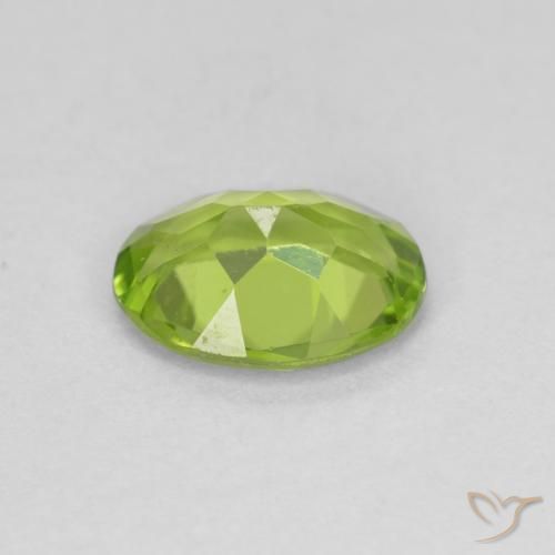Peridoto Verde acceso naturale da 1.62 ct, Ovale, VS