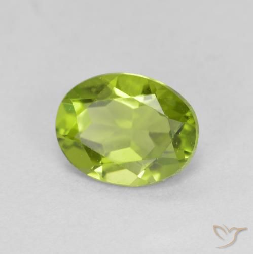 Peridoto Verde acceso naturale da 1.81 ct, Ovale, VS