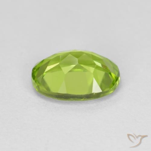 Peridoto Verde medio naturale da 1.43 ct, Ovale, VS