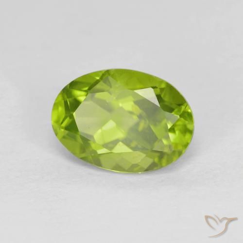Peridoto Verde medio naturale da 1.53 ct, Ovale, VS
