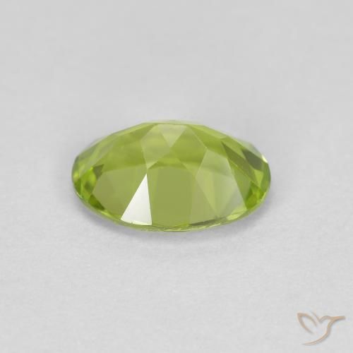 Peridoto Verde acceso naturale da 0.86 ct, Ovale, VS
