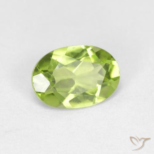 Peridoto Verde medio naturale da 0.83 ct, Ovale, VS