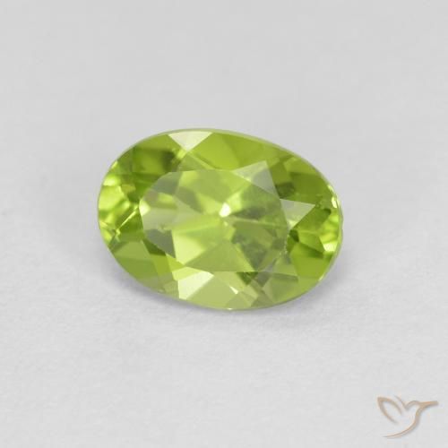 Peridoto Verde medio naturale da 0.90 ct, Ovale, VS