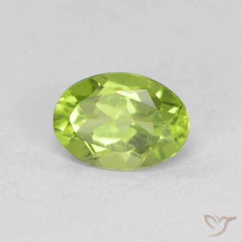 Peridoto Verde acceso naturale da 0.92 ct, Ovale, VS