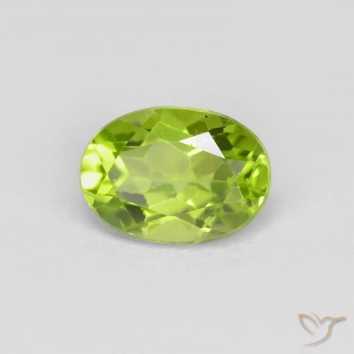Peridoto Verde medio naturale da 1.08 ct, Ovale, VS