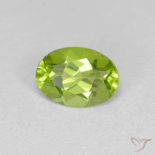Peridoto Verde medio naturale da 0.82 ct, Ovale, VS