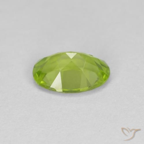 Peridoto Verde medio naturale da 0.82 ct, Ovale, VS