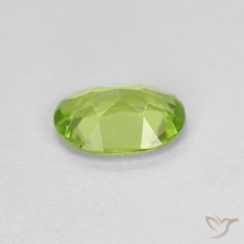 Peridoto Verde medio naturale da 0.71 ct, Ovale, VS