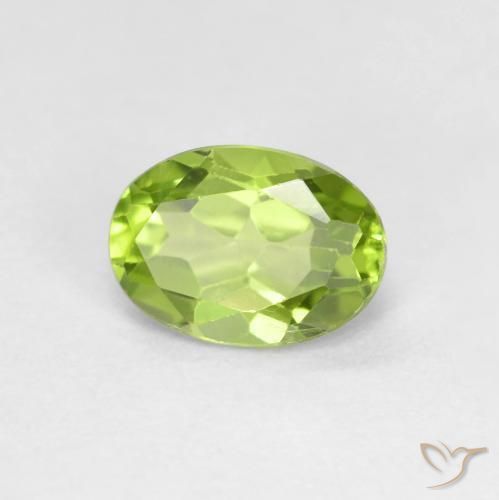Peridoto Verde acceso naturale da 0.93 ct, Ovale, VS