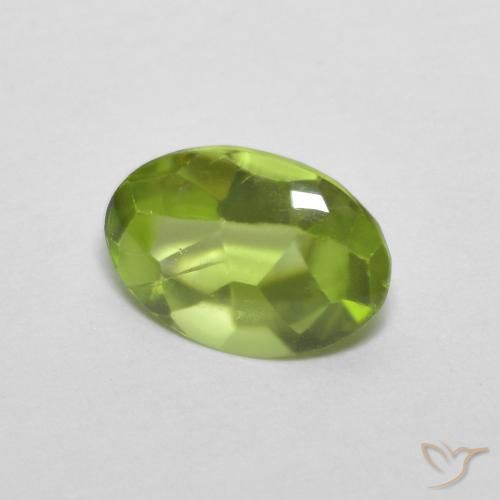 Peridoto Verde medio naturale da 0.84 ct, Ovale, Trasparente