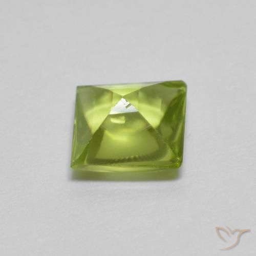 Peridoto Verde medio naturale da 0.72 ct, Quadrato, Trasparente