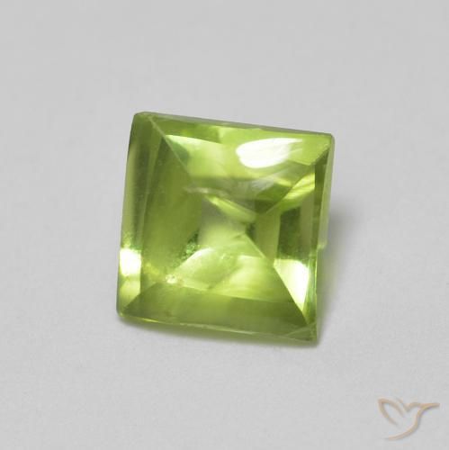 Peridoto Verde medio naturale da 0.74 ct, Quadrato, Trasparente