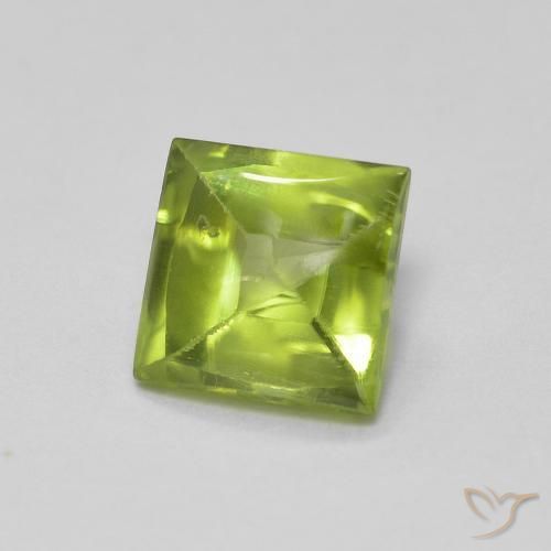 0.77ct Naturale Verde acceso Peridoto, Quadrato, Trasparente