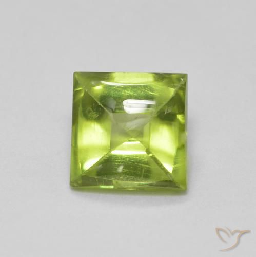 Peridoto Verde acceso naturale da 0.77 ct, Quadrato, Trasparente