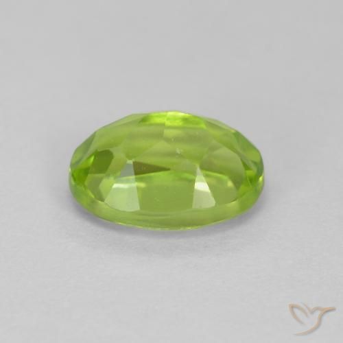 Peridoto Verde acceso naturale da 1.56 ct, Ovale, VS