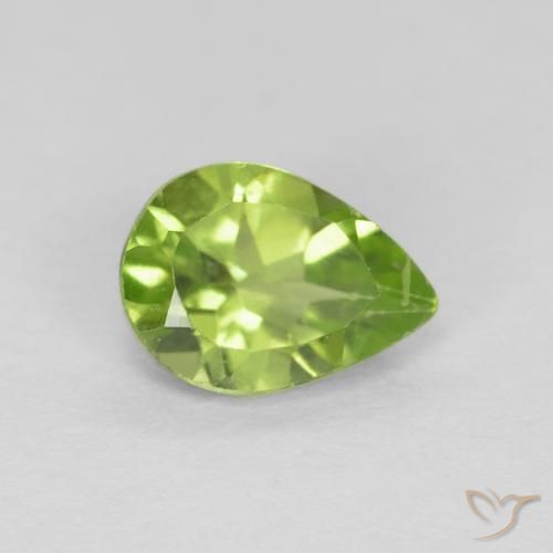 Peridoto Verde chiaro e vivace naturale da 0.74 ct, Forma a pera, VVS