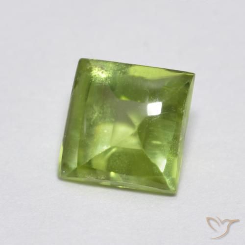 0.75ct Naturale Verde giallastro Peridoto, Quadrato, Trasparente