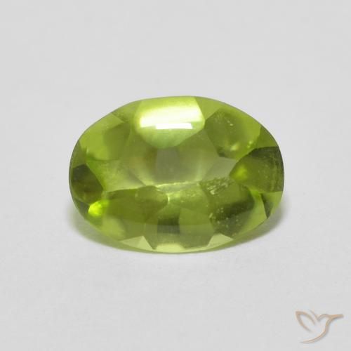 Peridoto Verde acceso naturale da 0.78 ct, Ovale, Trasparente