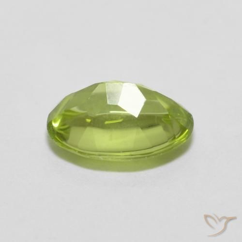 Peridoto Verde acceso naturale da 0.78 ct, Ovale, Trasparente