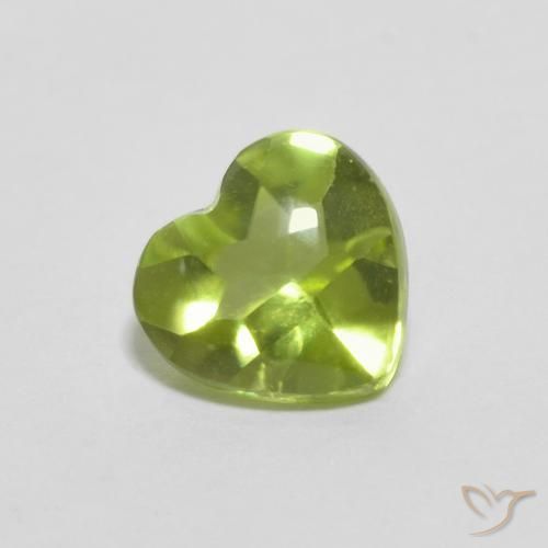 Peridoto Verde acceso naturale da 0.84 ct, Cuore, Trasparente