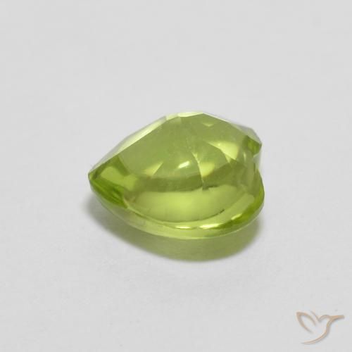 Peridoto Verde acceso naturale da 0.84 ct, Cuore, Trasparente