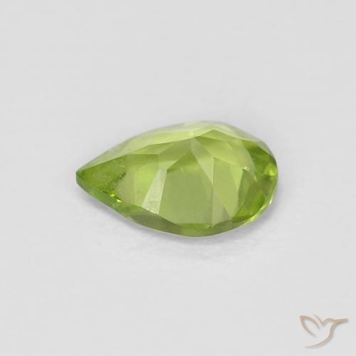 Peridoto Verde medio naturale da 0.67 ct, Forma a pera, VVS-VS