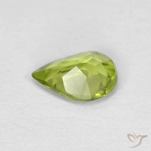 Peridoto Verde acceso naturale da 0.61 ct, Forma a pera, VVS-VS