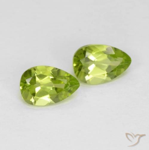 Gemme di Peridoto Verde acceso naturale da 0.91 ct, Forma a pera, VVS-VS