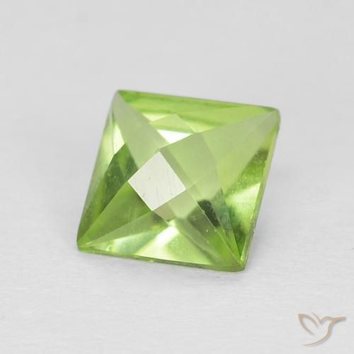 Peridoto Verde medio naturale da 0.72 ct, Quadrato, VS