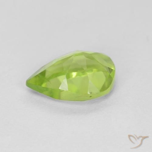 Peridoto Verde acceso naturale da 0.82 ct, Forma a pera, VVS-VS