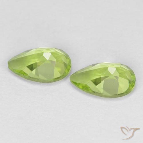 Gemme di Peridoto Verde chiaro e vivace naturale da 0.88 ct, Forma a pera, VS